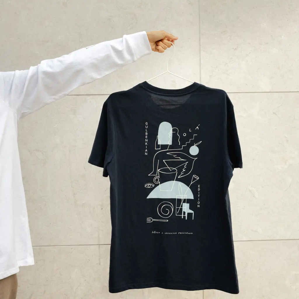 Boné - Navy - edição Gulbenkian (costas).webp